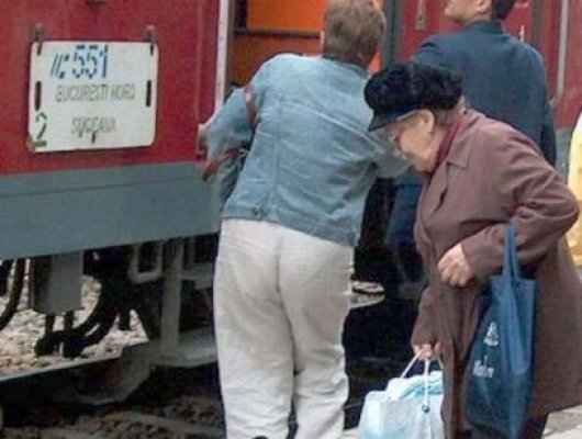 Pensionarii, veteranii şi văduvele de război vor primi taloanele speciale de călătorie pentru 2013